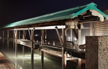 庭園より河口湖を望む