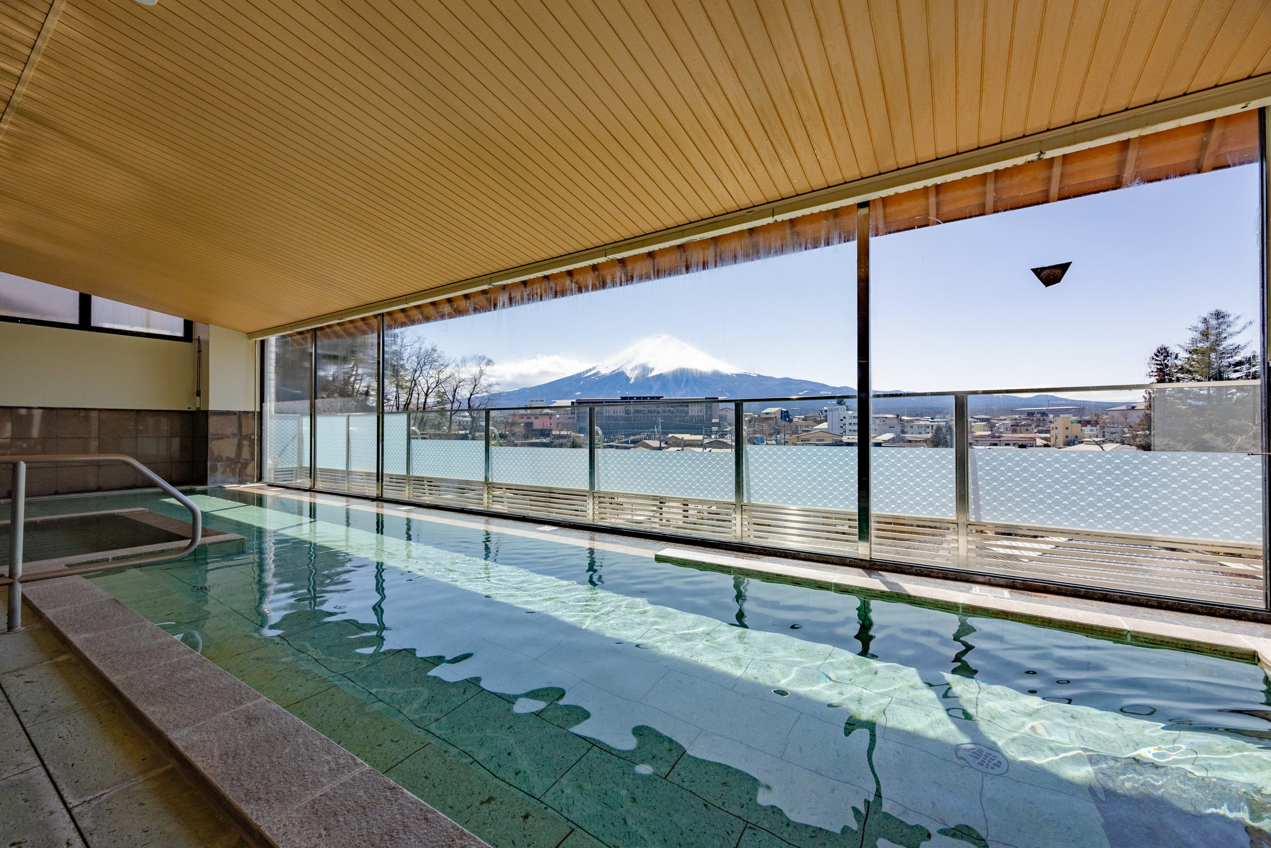 Large Public Bath 'Kirameki-no-yu' & 'Tokimeki-no-yu'